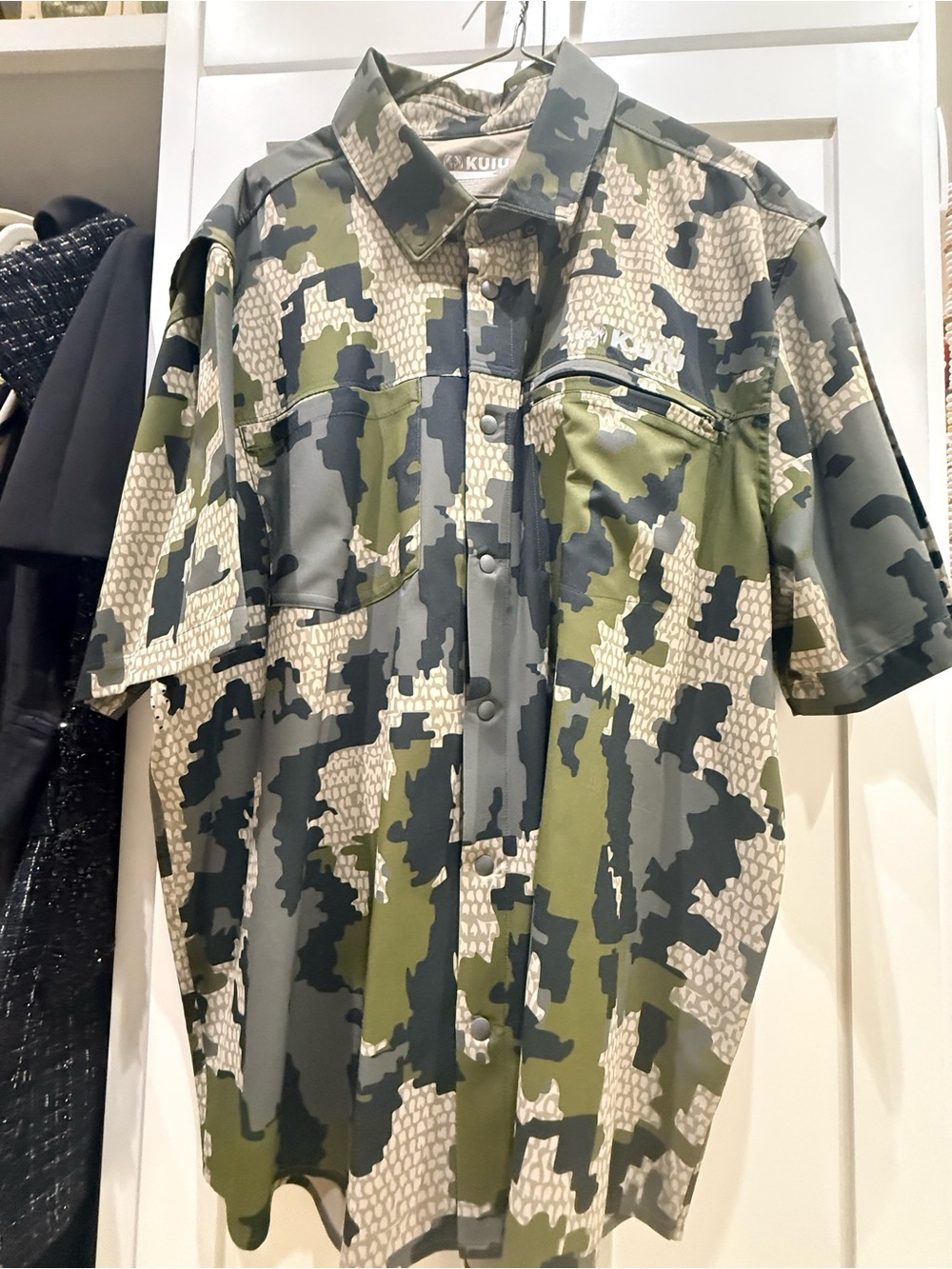 KUIU Men's Short-Sleeve Camouflage Button-Down Shirt - Green/Gray